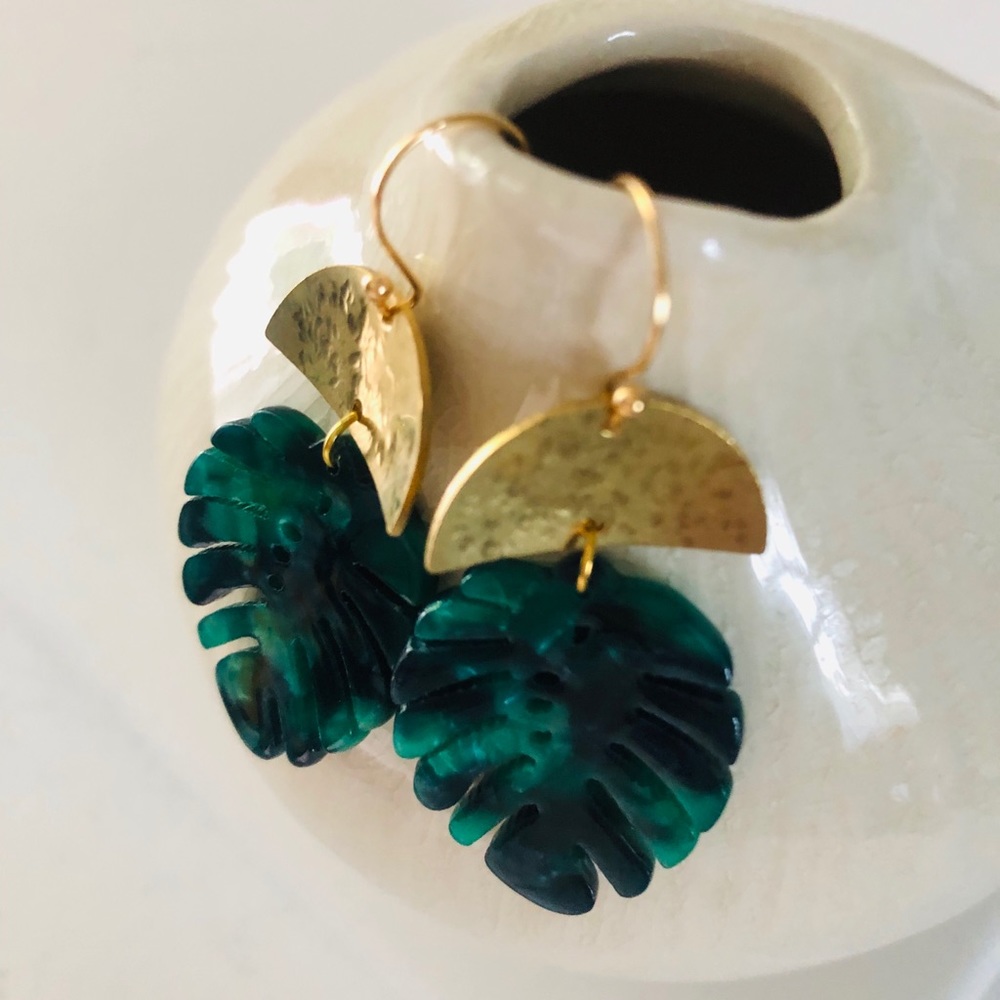 New handcrafted tropical leaf Earrings